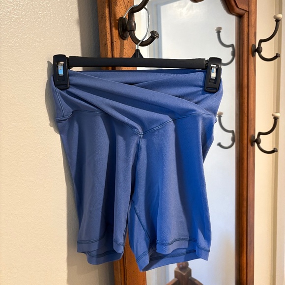 offline by aerie womens crossover shorts medium - Picture 1 of 2